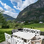 Jordeplegarden - Part Of A Farm - Two Buildings - Close To Flam *