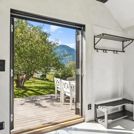 Jordeplegarden - Part Of A Farm - Two Buildings - Close To Flam * Lærdalsøyri