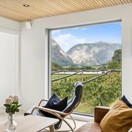 Holiday home Jordeplegarden - Part Of A Farm - Two Buildings - Close To Flam Laerdalsoyri