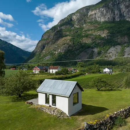 Jordeplegarden - Part Of A Farm - Two Buildings - Close To Flam * Lærdalsøyri
