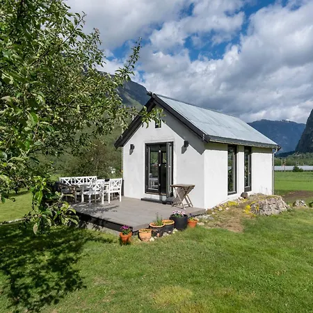 Holiday home Jordeplegarden - Part Of A Farm - Two Buildings - Close To Flam