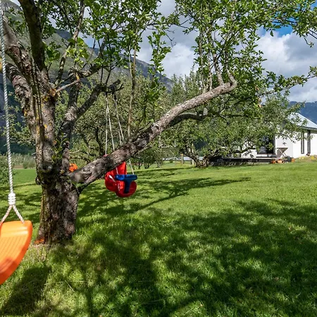 Jordeplegarden - Part Of A Farm - Two Buildings - Close To Flam * Lærdalsøyri