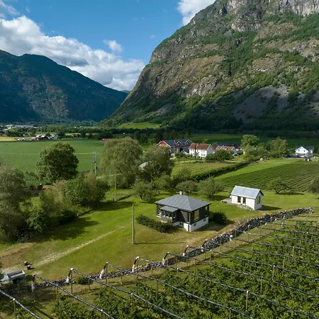 Holiday home Jordeplegarden - Part Of A Farm - Two Buildings - Close To Flam