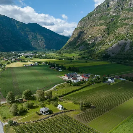 Jordeplegarden - Part Of A Farm - Two Buildings - Close To Flam *