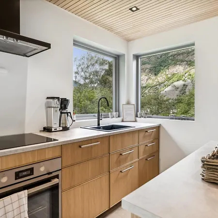 Jordeplegarden - Part Of A Farm - Two Buildings - Close To Flam Lærdalsøyri