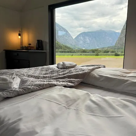 بيت للعطل Jordeplegarden - Part Of A Farm - Two Buildings - Close To Flam Lærdalsøyri