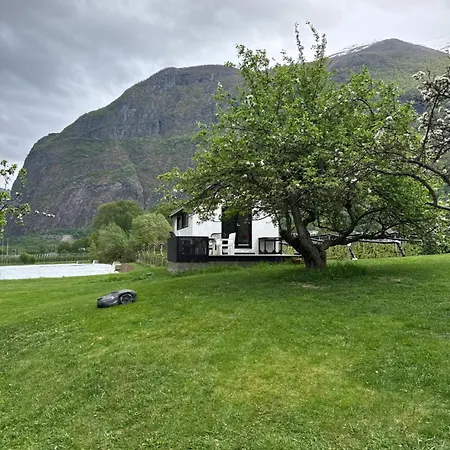 Jordeplegarden - Part Of A Farm - Two Buildings - Close To Flam * Lærdalsøyri