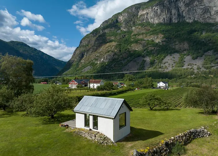 Jordeplegarden - Part Of A Farm - Two Buildings - Close To Flam * Lærdalsøyri