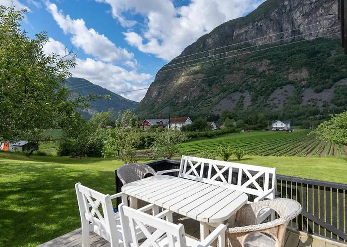 Jordeplegarden - Part Of A Farm - Two Buildings - Close To Flam *