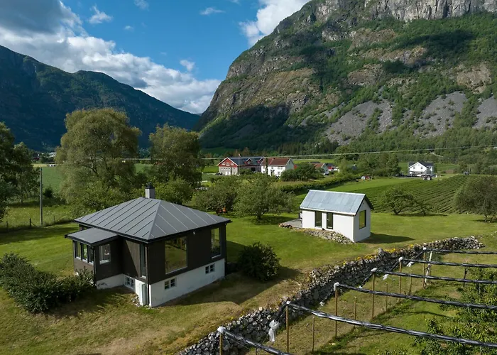 Jordeplegarden - Part Of A Farm - Two Buildings - Close To Flam Hébergement de vacances *