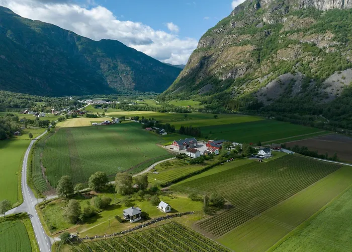 Jordeplegarden - Part Of A Farm - Two Buildings - Close To Flam *